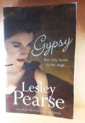 Books : Gypsy , Lesley Pearse ( paperback )
