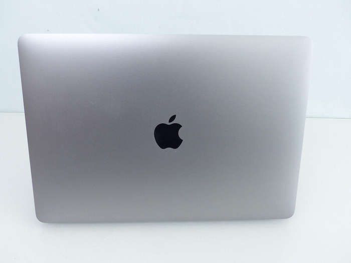 Apple MacBook Air 13" M1 Chip | 256GB SSD | Space Grey 2020 Model