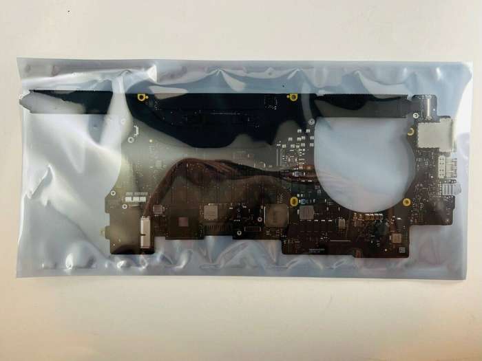 Apple MacBook Pro 15" Logic Board  A1398 (2015) | 2.2GHz i7 | 16GB RAM | iCloud Free 
