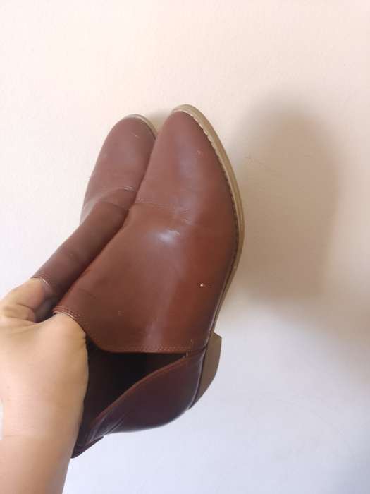 Size 9.5 ladies boots