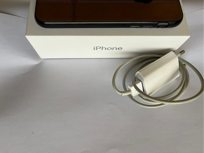IPHONE 8
