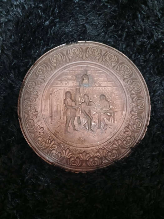 Vintage Brass decorative embossed plates set of four 1x57 2x 36 1x30cm diameter