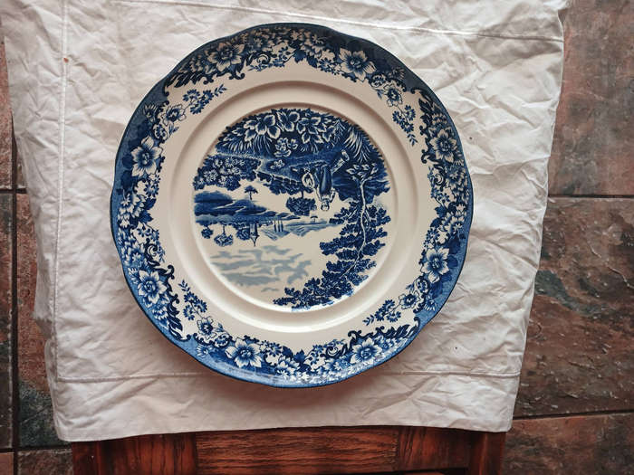 Ceramic soup turine William James pastoral 34cm diameter