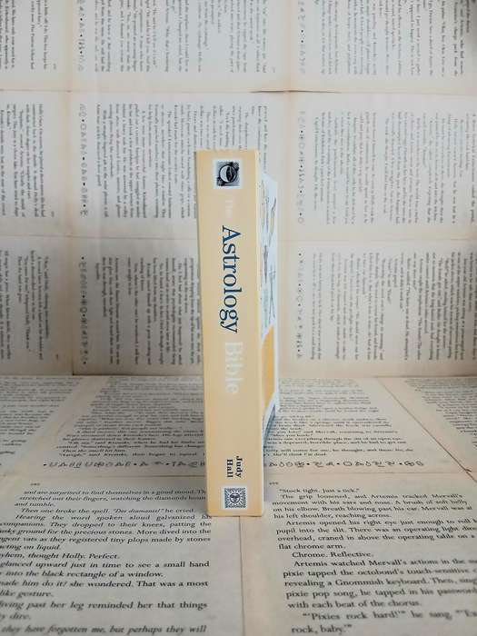 The Astrology Bible: The Definitive Guide to the Zodiac by Judy Hall [2009]