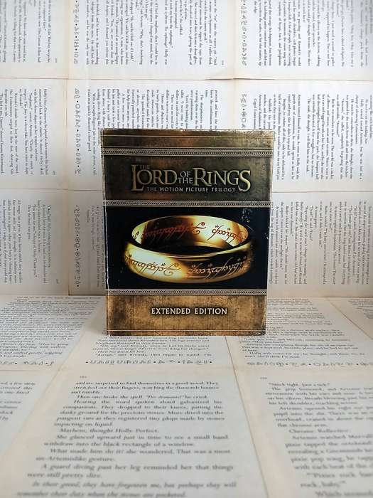 The Lord of the Rings Trilogy: Extended Edition [Blu-ray || DVD] [15 Disc]