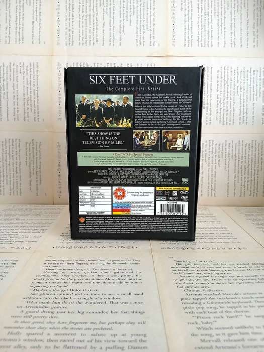 Six Feet Under: The Complete First Series [DVD]