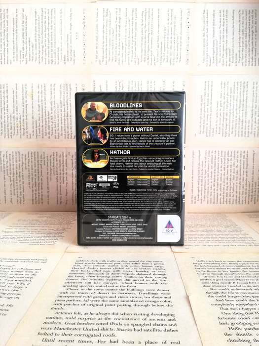 Stargate SG 1 - The DVD Collection  4 [Bloodlines, Fire and Water, Hathor] [NEW]