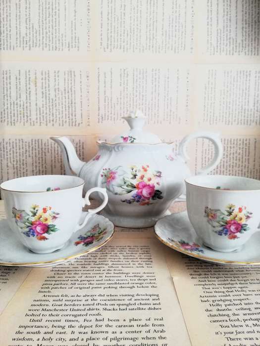 MZ Czechoslovakia Teapot and 2 Cups with Saucers [Vintage] [Teapot]