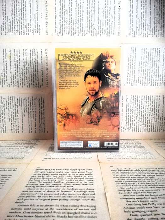 Gladiator  - Movie VHS Tape (2000) [VHS]