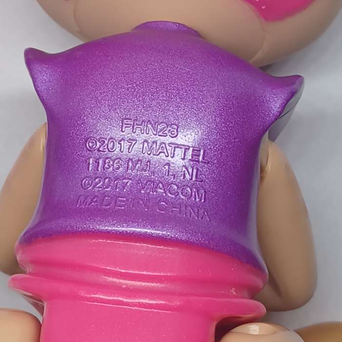 Shimmer and Shine  Sitting Standing doll. (13cm - 17cm)