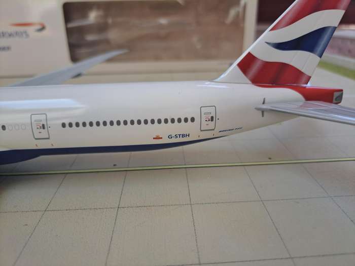 British Airways 1/200 777-300ER Plastic Model | Hogan Wings