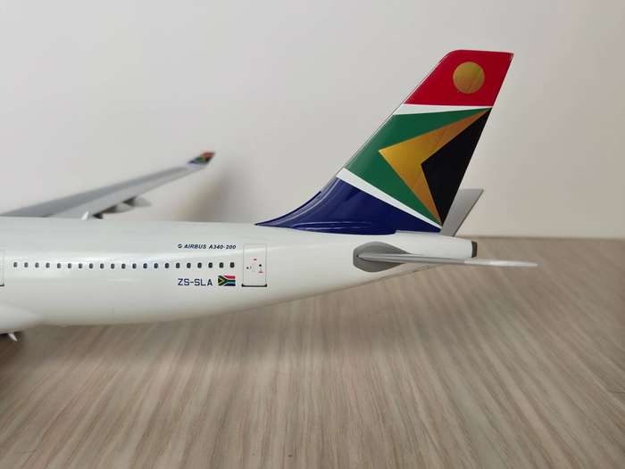 South African Airways 1/200 A340-200 Diecast Model | Inflight200