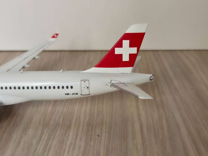 Swiss 1/200 A220-300 Diecast Model | Herpa