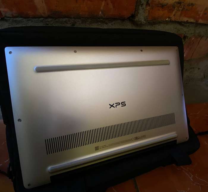 DELL XPS 13 9370 | 256GB SSD 8GB RAM | SILVER
