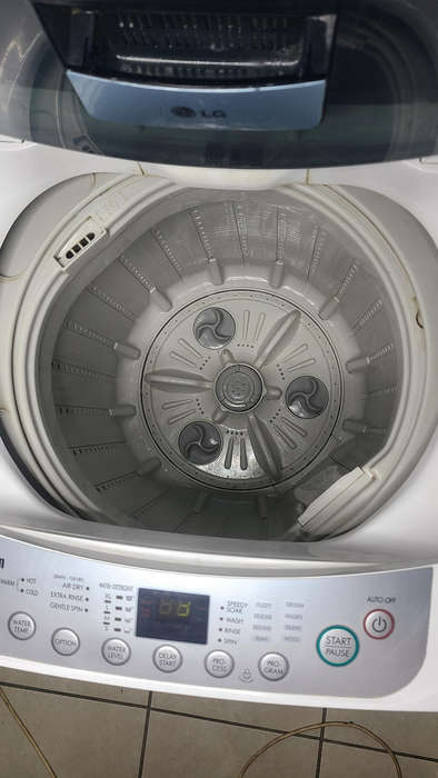 8.2kg LG turbo drum top loader washing machine