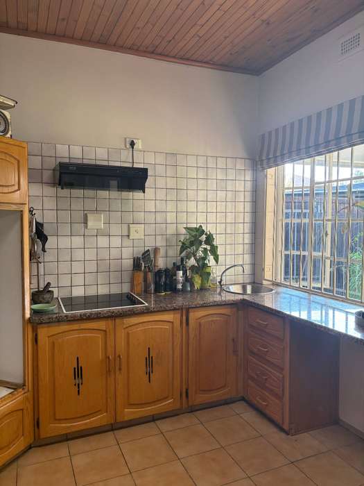 Oak Kitchen Cupboard Set with Granite Tops, Hob & Sink  Excellent Condition