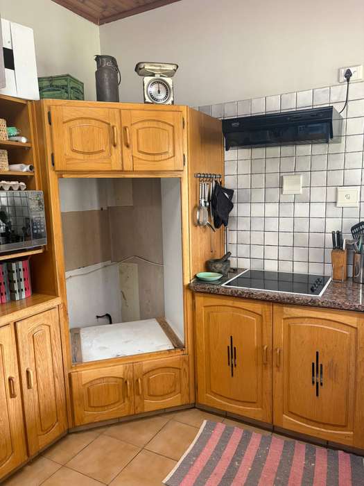 Oak Kitchen Cupboard Set with Granite Tops, Hob & Sink  Excellent Condition