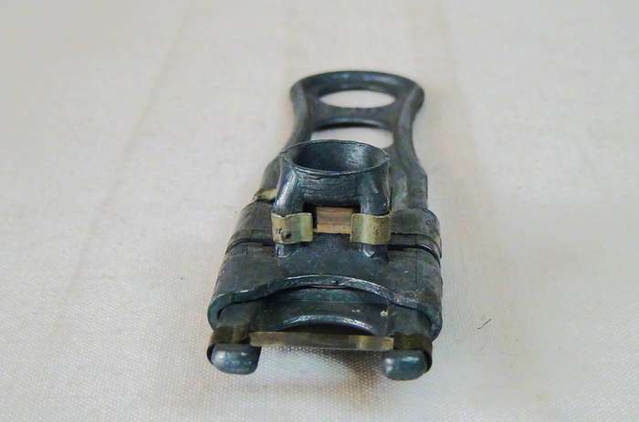 Vintage Iron Beano Beans Stringer / Slicer