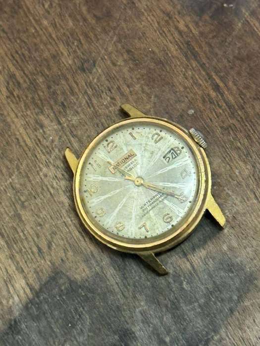WRIST WATCH
