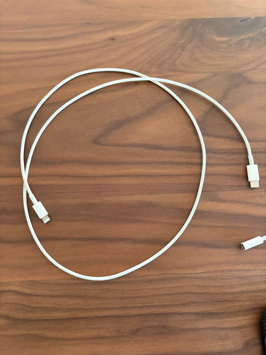 iPhone 14 Pro 256 GB Gold + Accessories