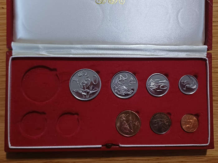 Partial 1974 Proof Set (No R1) 50 Cent - ½ Cent.