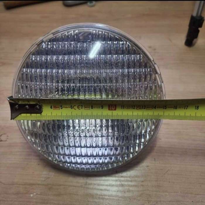 Swimming pool light