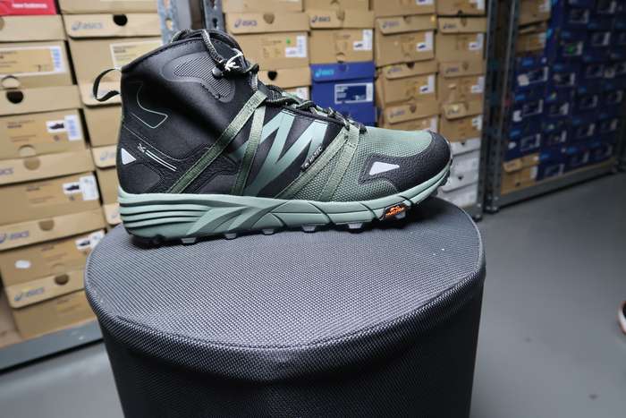 Hi Tec v lite shift I mid Mens Uk 10