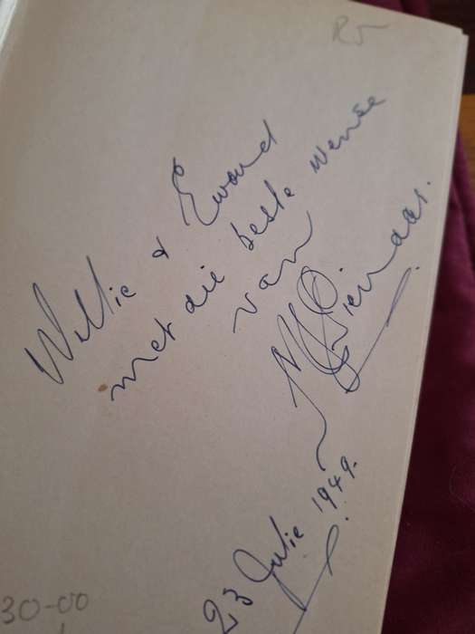 SIGNED/By die sterfbed van n volk deur MJ Pienaar/ 1949/Afrikaans Text.