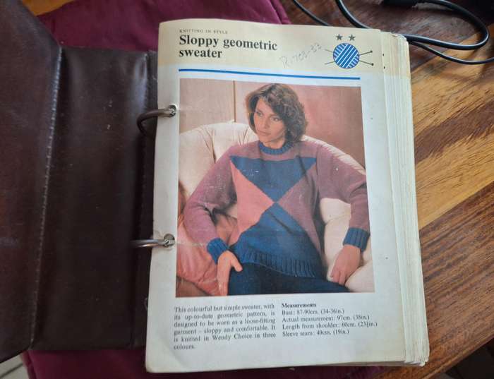 ODHAMS knitting manual and catalogue - Rare