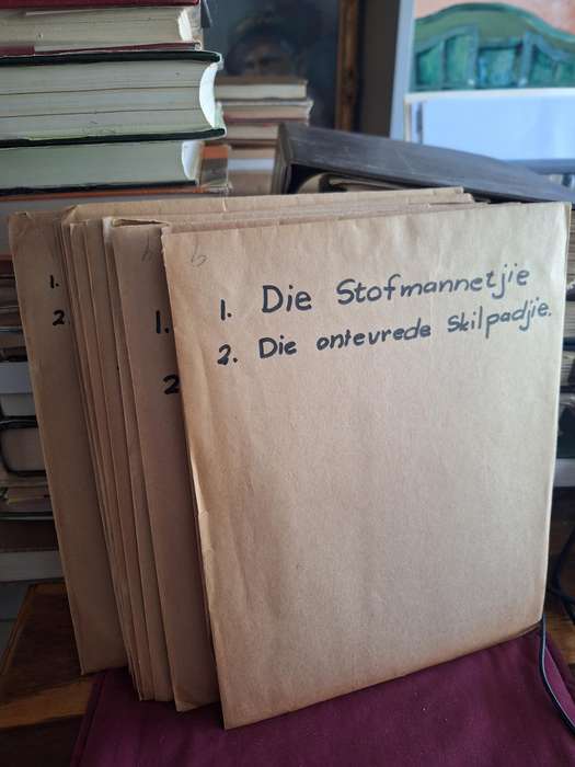 BOLLIE TYDSKRIF KINDERVERHALE in koeverte as stories vir kinders/ 24 stories gekarteer. UNIEK