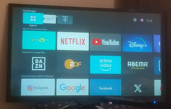 Hisense 32 inch tv with tv box