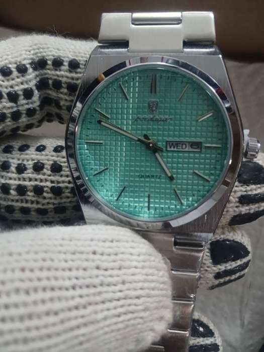 Poedegar mens watch