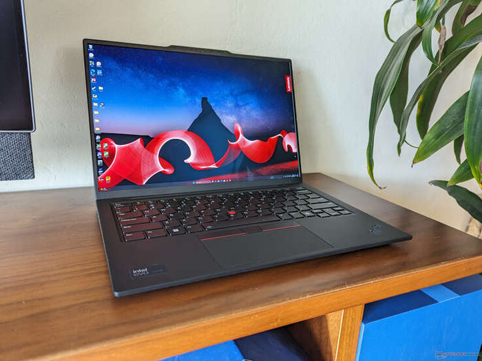 Lenovo thinkpad X1 carbon core i5 13th gen 32gb ram 256ssd