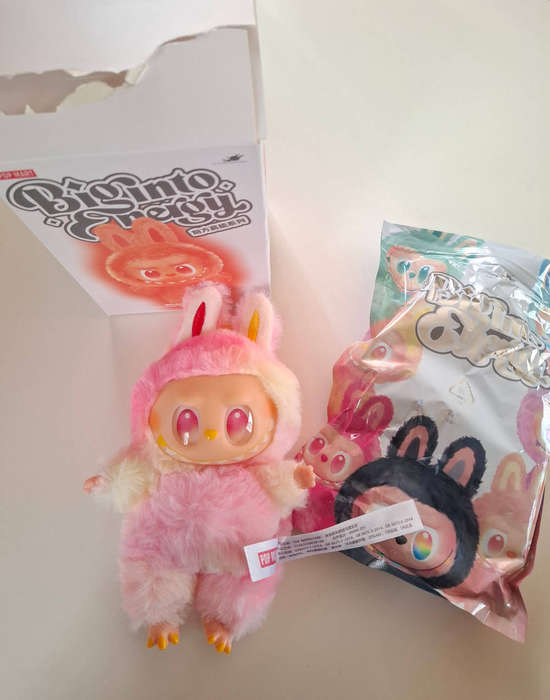 Labubu / Lafufu Doll Big into Energy