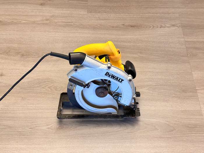 DEWALT Circular Saw