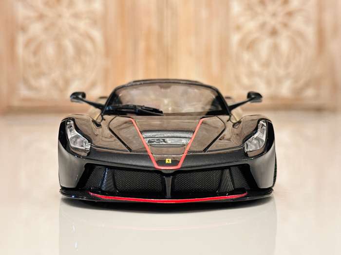 FERRARI La Ferrari Aperta 70th Anniversary 1/24 Model Collectable in Original Box