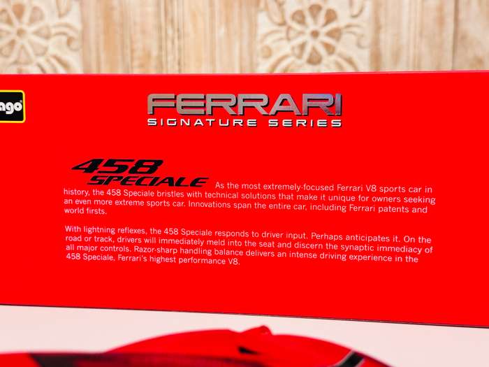 FERRARI Signature Series 458 Speciale 1:18 Model Collectable in Original Box