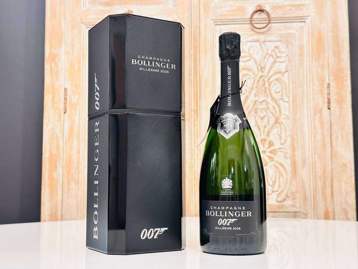 Bollinger Vintage 2009 Limited 007 Edition in Exclusive Cooler Display Case