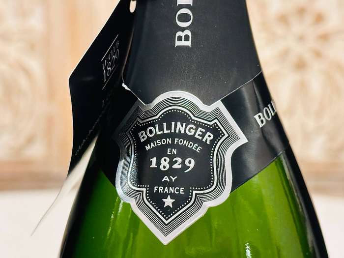 Bollinger Vintage 2009 Limited 007 Edition in Exclusive Cooler Display Case