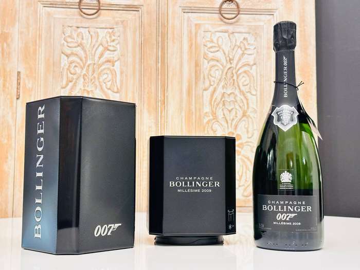 Bollinger Vintage 2009 Limited 007 Edition in Exclusive Cooler Display Case