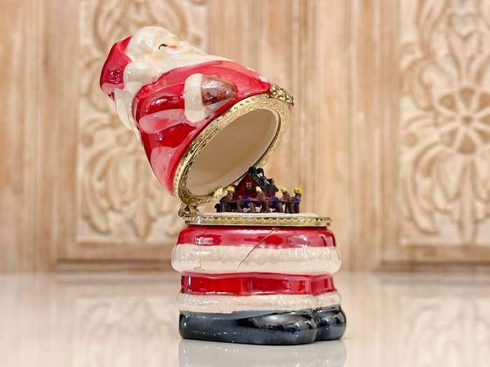 Vintage Exquisite Musical Santa with Rotating Christmas Scene