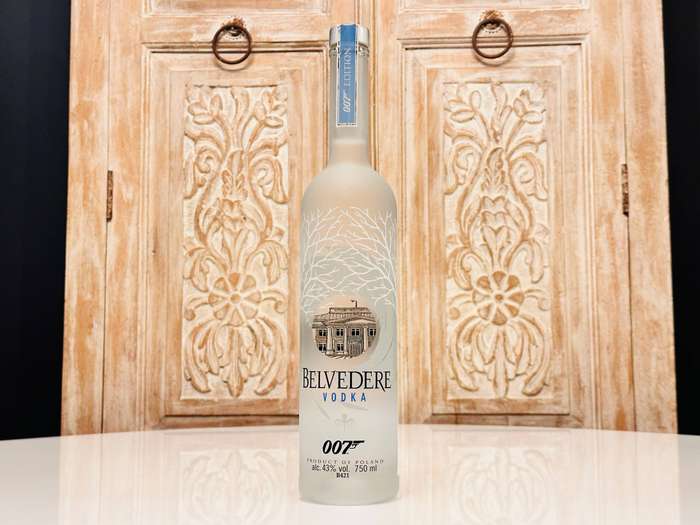 Collectors Limited Edition 007 James Bond Belvedere