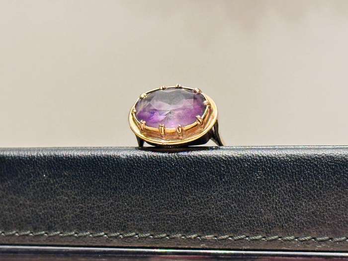 Vintage 9ct Gold Oval Amethyst Statement Ring