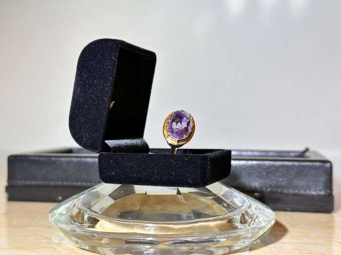 Vintage 9ct Gold Oval Amethyst Statement Ring
