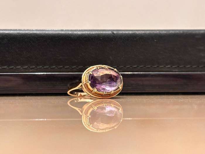 Vintage 9ct Gold Oval Amethyst Statement Ring