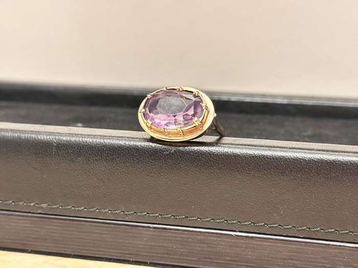 Vintage 9ct Gold Oval Amethyst Statement Ring