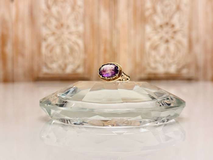 Vintage 9ct Gold Oval Amethyst Statement Ring