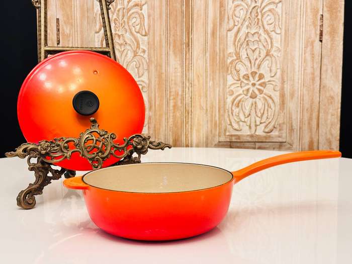 Le Creuset Signature Cast Iron Pot with Handle
