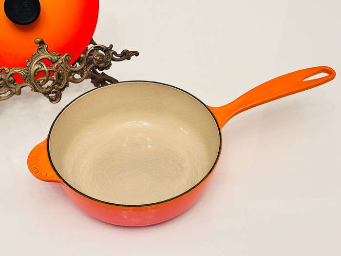Le Creuset Signature Cast Iron Pot with Handle