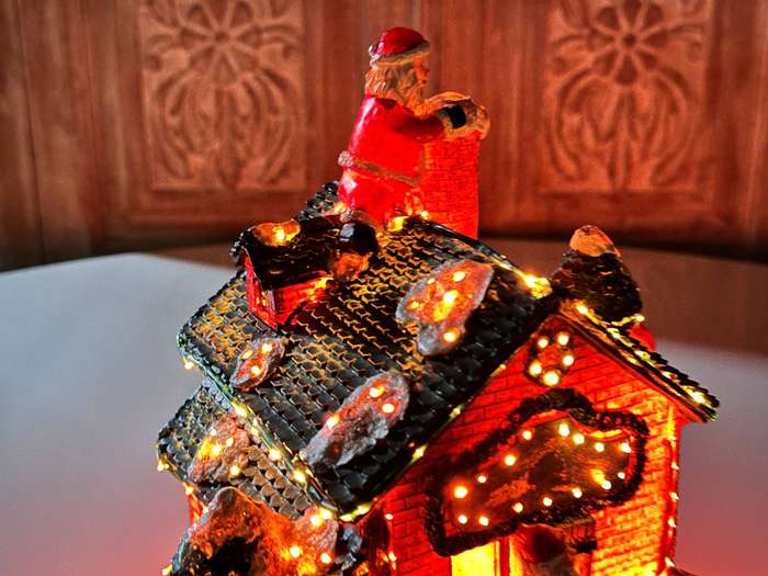 Vintage Puleo Signature Collection Fiber Optic Large Santas Village House